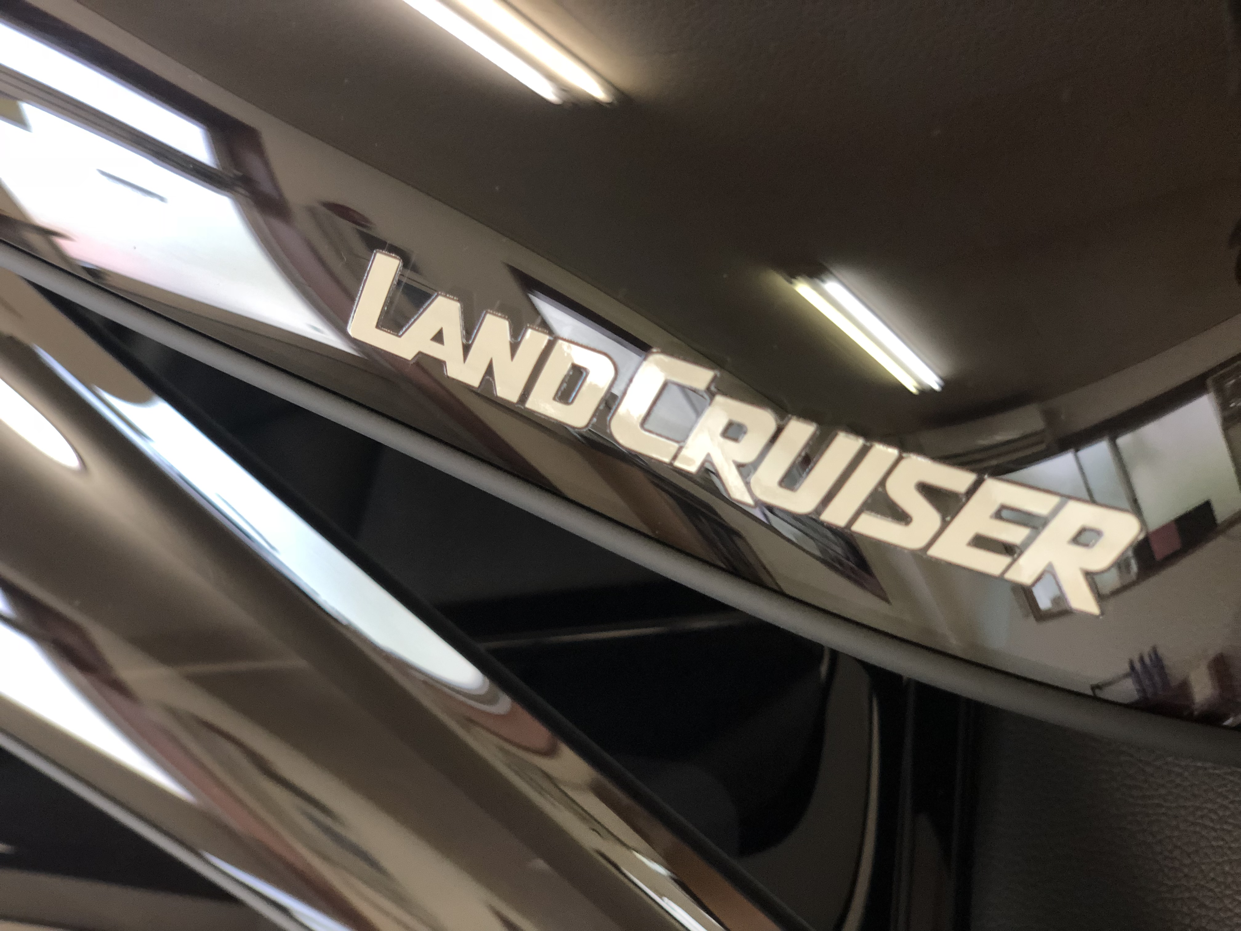 78プラド LAND CRUISERロゴ ドアバイザー ｜ CUSTOM WORKS ～全塗装、車検整備、クリーニング、カスタム、パーツ販売～